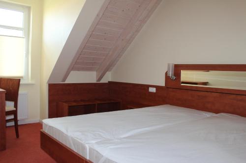 Apartment image 6