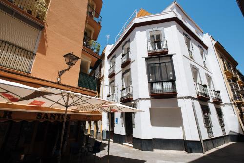 Hostly Acetres 1A loft in city center, comunal terrace, fibre,parking optional