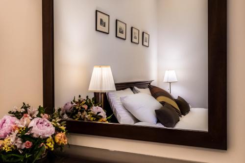 Rex Hotel - image 7