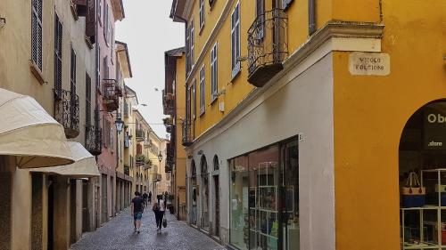  Vicolo Folcioli, Pension in Arona bei Comabbio