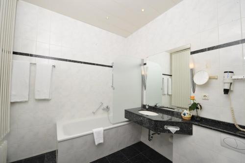 Frühlings-Hotel - image 12