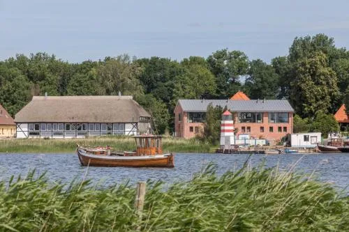 Alte Scheune am Focker Strom in Mursewiek, Deutschland