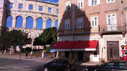  Arena top location APT, Pension in Pula