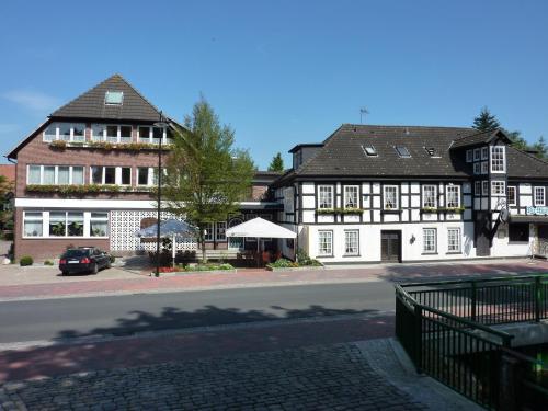 Entrada, Akzent Hotel Zur Wasserburg - Hotel Garni bed & breakfast in Harpstedt