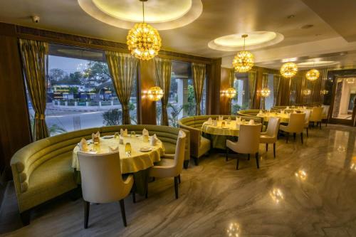 Restaurant, The India Benares in Varanasi