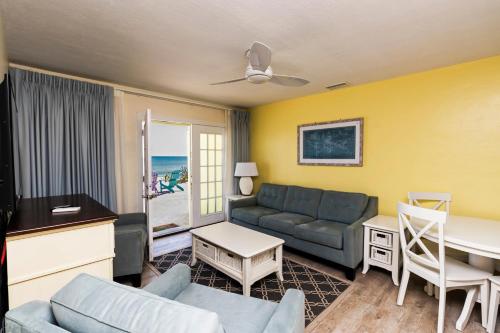 Sea View Inn - image 3