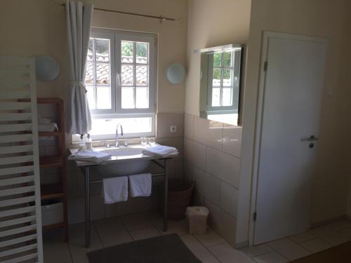 Superior Double Room with Balcony and Pool View 4 - 36 sqm image 4
