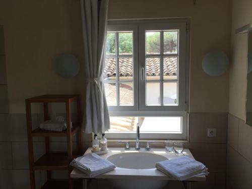 Superior Double Room with Balcony and Pool View 4 - 36 sqm image 1