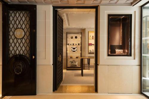 Hotel de Crillon - image 9