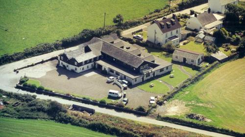 The Poldark Inn - image 12