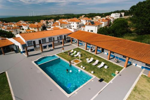 Zulla Nazare Surf Village