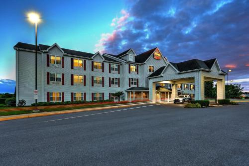 Lancaster Inn & Suites