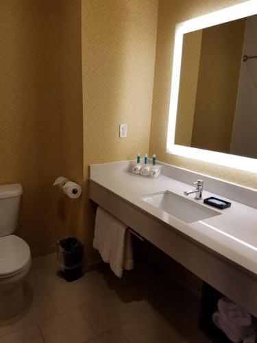 Holiday Inn Express Bordentown - Trenton South, an IHG Hotel