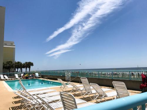 Southern Breeze Oceanfront Motel - main image