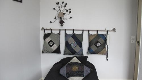1 twin bed