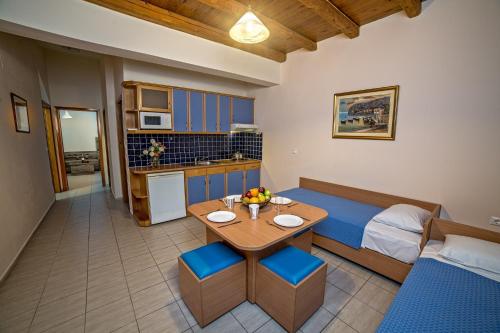 Blue Aegean Hotel & Suites - image 14