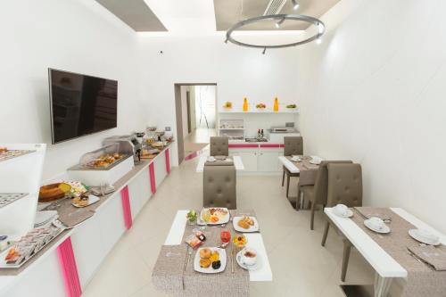 Aufenthaltsraum/TV-Zimmer, Hotel Nunu near Chiesa dei Santi Filippo e Giacomo - Complesso Museale dell'Arte della Seta