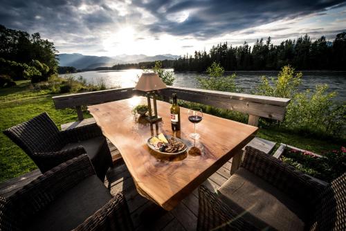 Balkon/terasa, Skeena River House Bed & Breakfast in Terrace (BC)