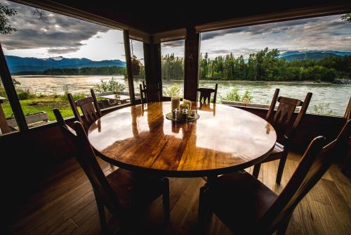 Skeena River House Bed & Breakfast