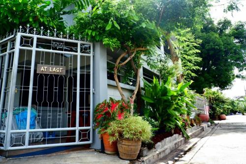 Donmuang At Last near Central Ramindra