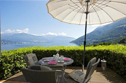  Appartamenti Vista da Sogno, Pension in Pino Lago Maggiore