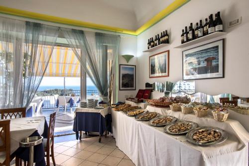 Food and beverages, Hotel Villaggio Dei Pescatori in Ponza Island