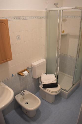 2 bedrooms, 4 beds