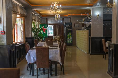 Hotel Foisor - image 13