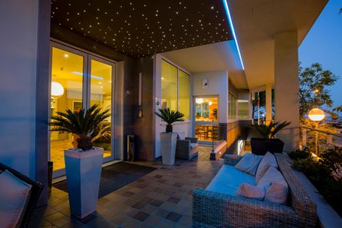 Hotel Ambassador - image 9