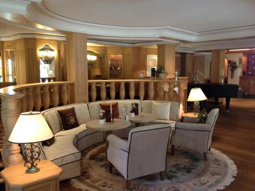 施瓦茨霍夫浪漫酒店 Romantik Hotel Schweizerhof