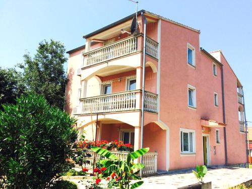 Apartments Tanja & Tina, Fažana