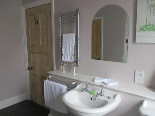 Brookshill House B & B
