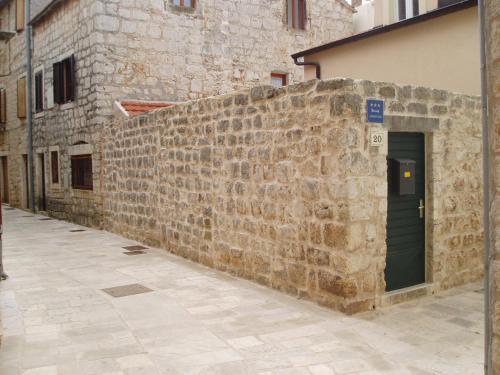  Mirina in Stari Grad