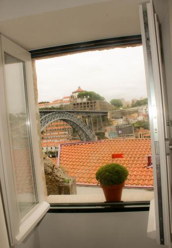 One-Bedroom Apartment - Split Level image 10