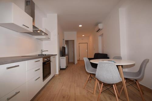 Apartments Pavic Valbandon – Fazana, IA