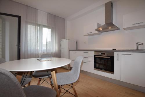 Apartments Pavic Valbandon – Fazana, IA