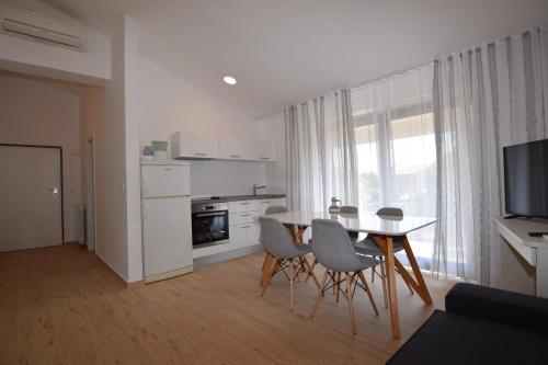 Apartments Pavic Valbandon – Fazana, IA
