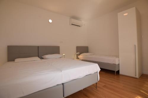 Apartments Pavic Valbandon – Fazana, IA