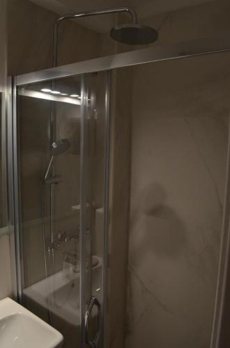 Casablanca Apartments - image 2