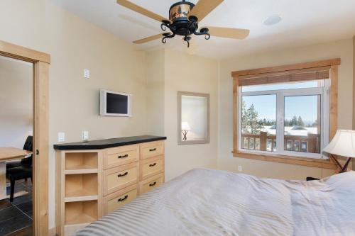 Sunstone Lodge by 101 Great Escapes Room Type - Superior King Suite with Balcony Sunstone Lodge by 101 Great Escapes Room Type - Superior King Suite with Balcony