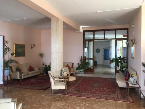 Hotel Mediterranée - image 13