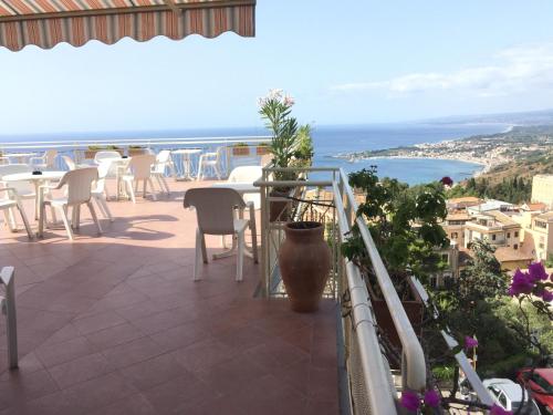 Hotel Mediterranée - image 4