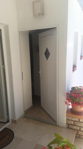 Studio Apartment image 10