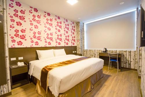 room detail thumbnail 1