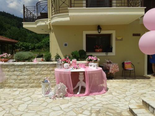 Naiades Guesthouse - image 4