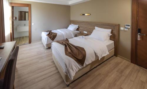 Otel Vona Ideally located in the Ordu area, Otel Vona promises a relaxing and wonderful visit. The property offers a high standard of service and amenities to suit the individual needs of all travelers. Service