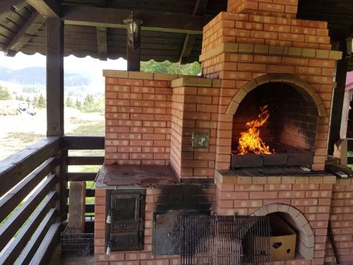 Pensiunea Maria-Bucovina in 瓦特拉摩奧杜維泰