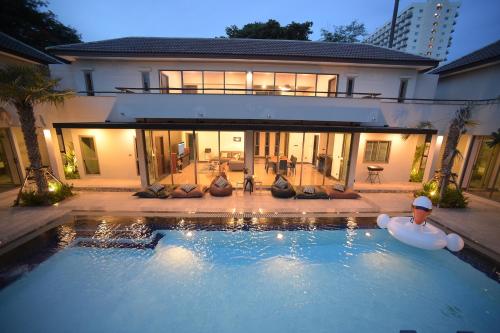 Villa Navin Premiere Pool Villa Pattaya