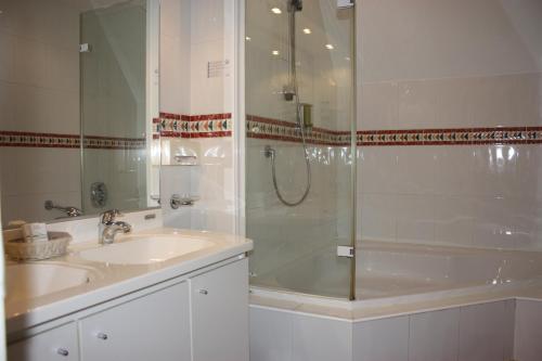 Hotel La Ferronniere - image 9