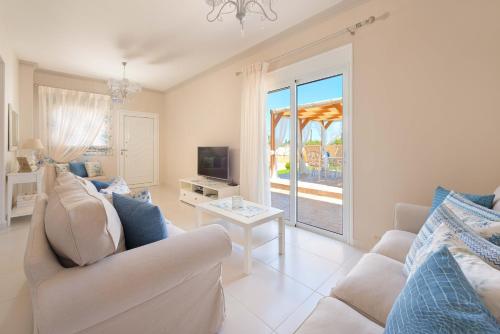  Two bedrooms apartment with big garden in Koskinou